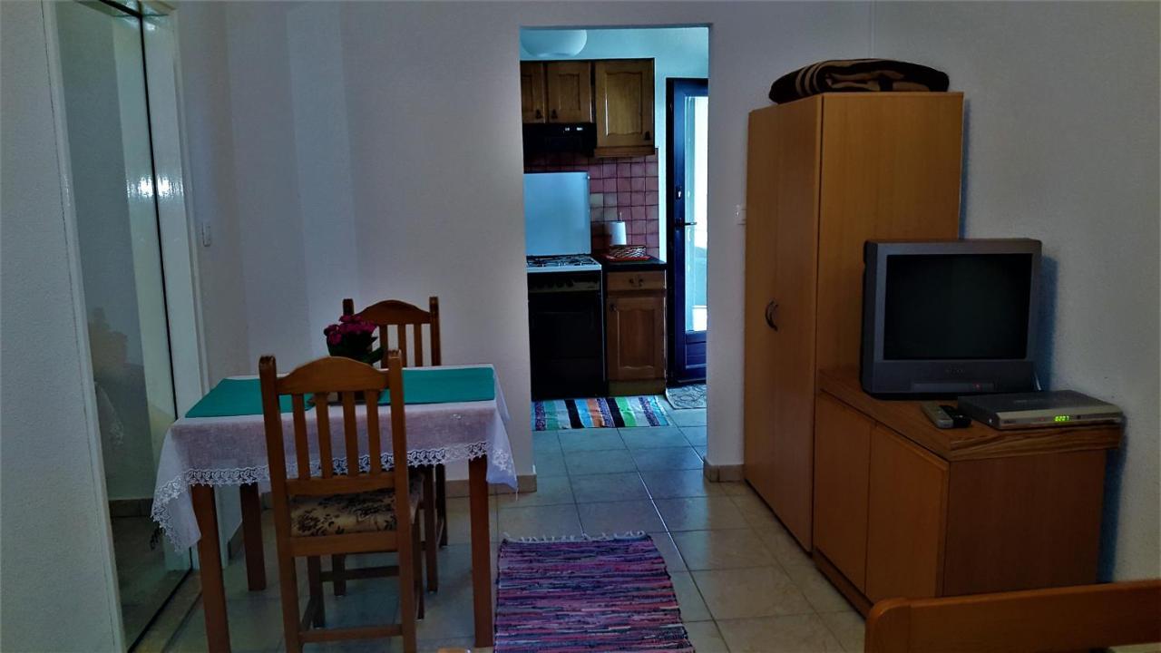 Villamar Beachfront Apartments With Free Private Parking Rabac Eksteriør bilde