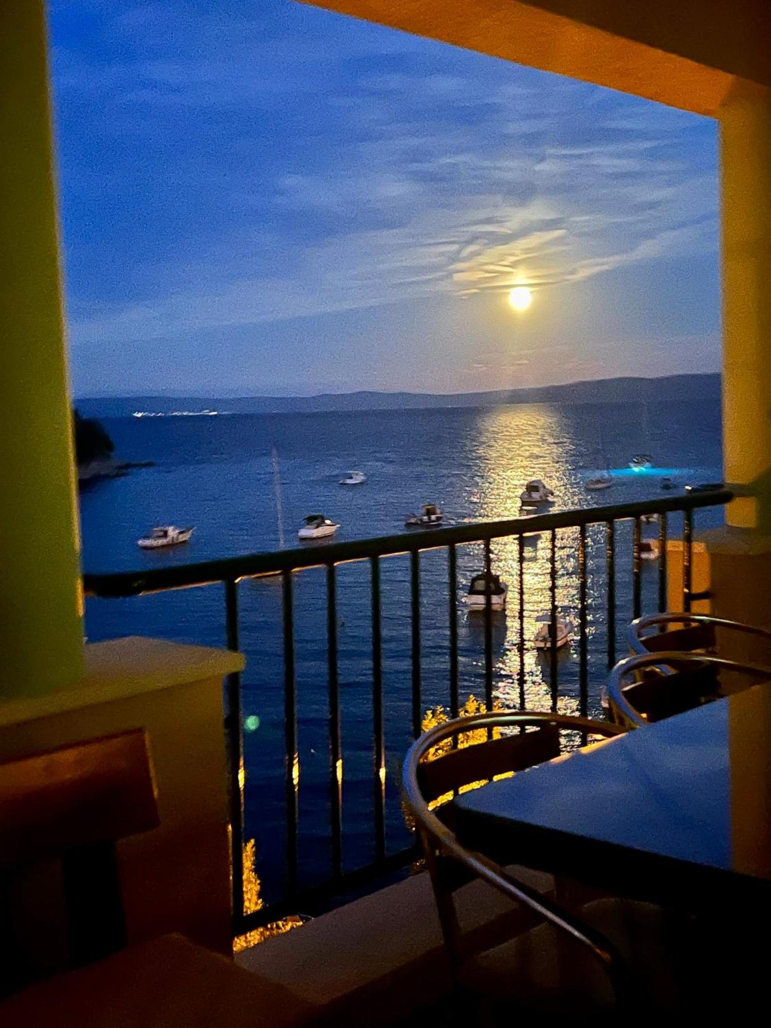 Villamar Beachfront Apartments With Free Private Parking Rabac Eksteriør bilde
